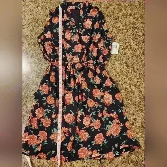 Women's Collective Concepts Black Floral Wrap Dress Sz M $88 - Picture 11 of 11